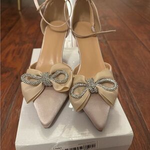 Elegant Beige Bow Women's Shoes